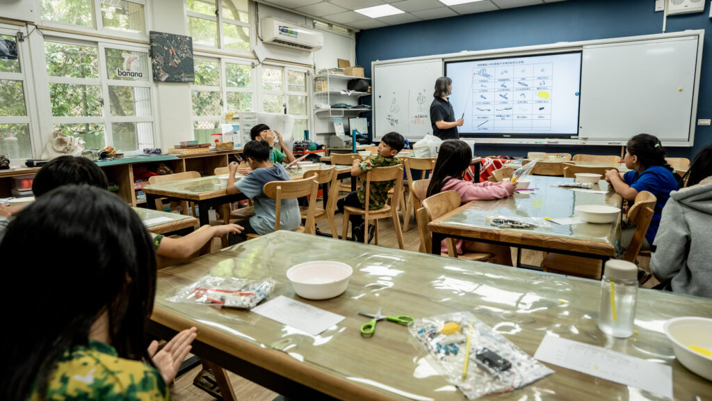 夏日樂學仿生獸課程學生製作 L 型連桿